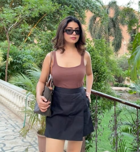 Classic Black Skirt for Women – Elegant &amp; Versatile Style